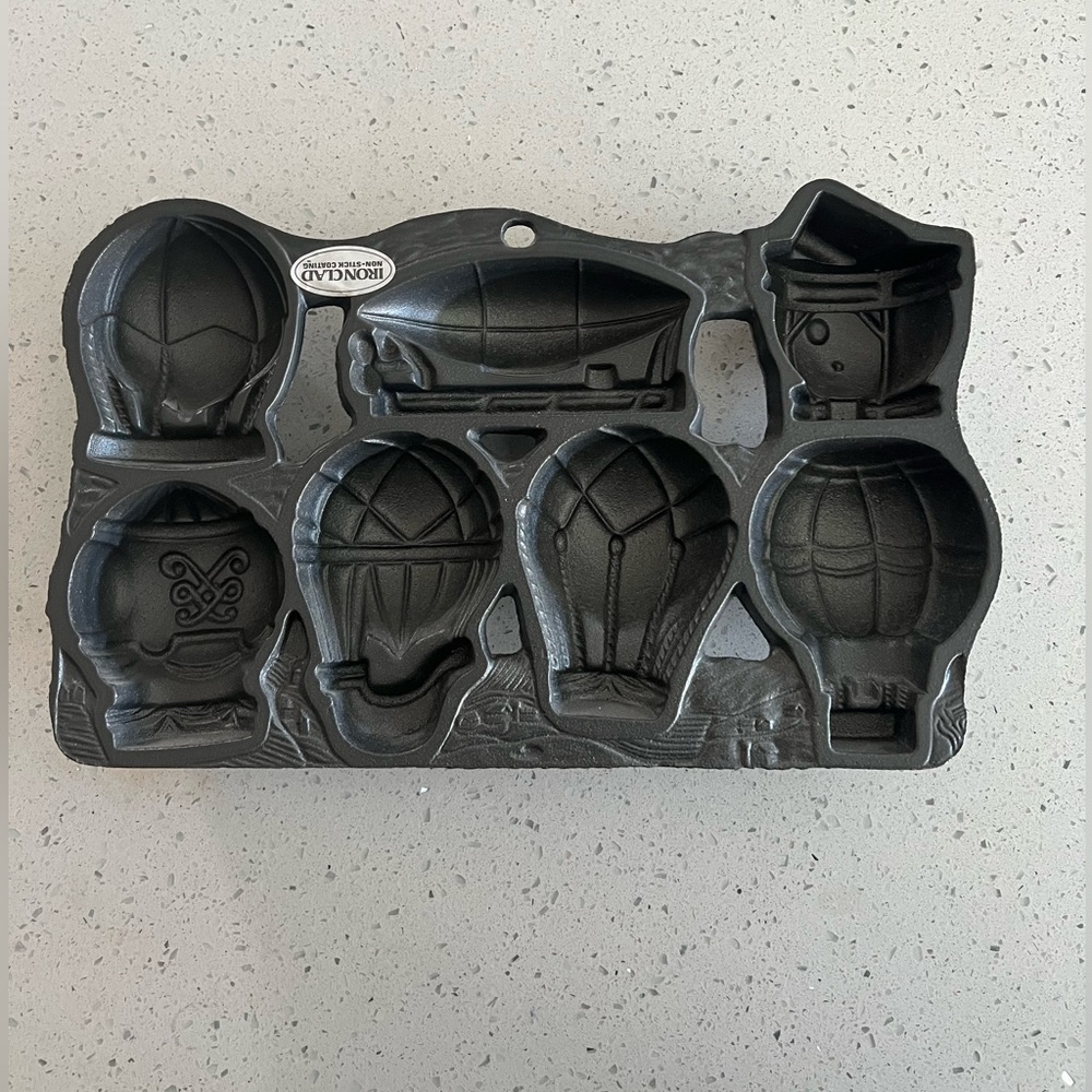 John Wright- Hot Air Balloons Cast Iron Baking Mold